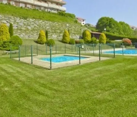 El Pilar Con Vistas A La Bahia Y A Picos