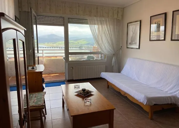 Apartment El Pilar Con Vistas A La Bahia Y A Picos San Vicente De La Barquera