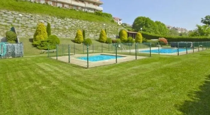 El Pilar Con Vistas A La Bahia Y A Picos